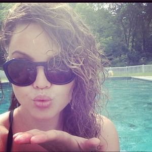 Meet your Posher, Alesandra